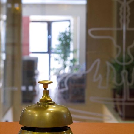 Hotel Avenida Requena Dış mekan fotoğraf