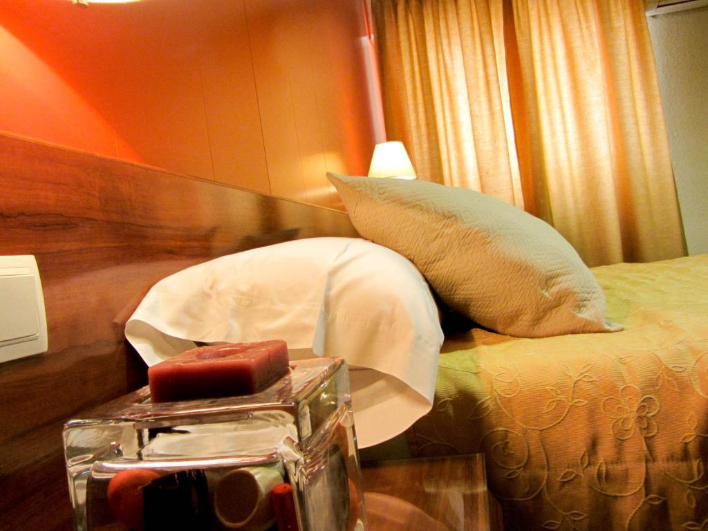 Hotel Avenida Requena Oda fotoğraf