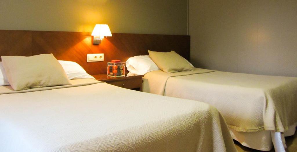 Hotel Avenida Requena Oda fotoğraf