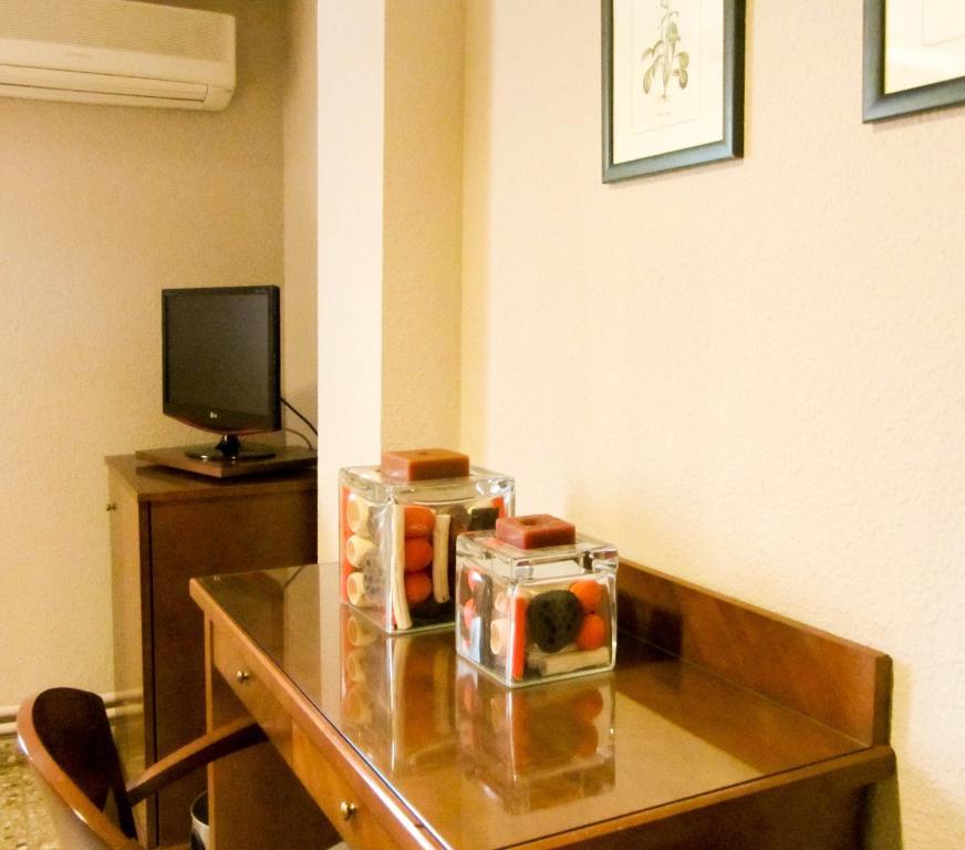 Hotel Avenida Requena Oda fotoğraf