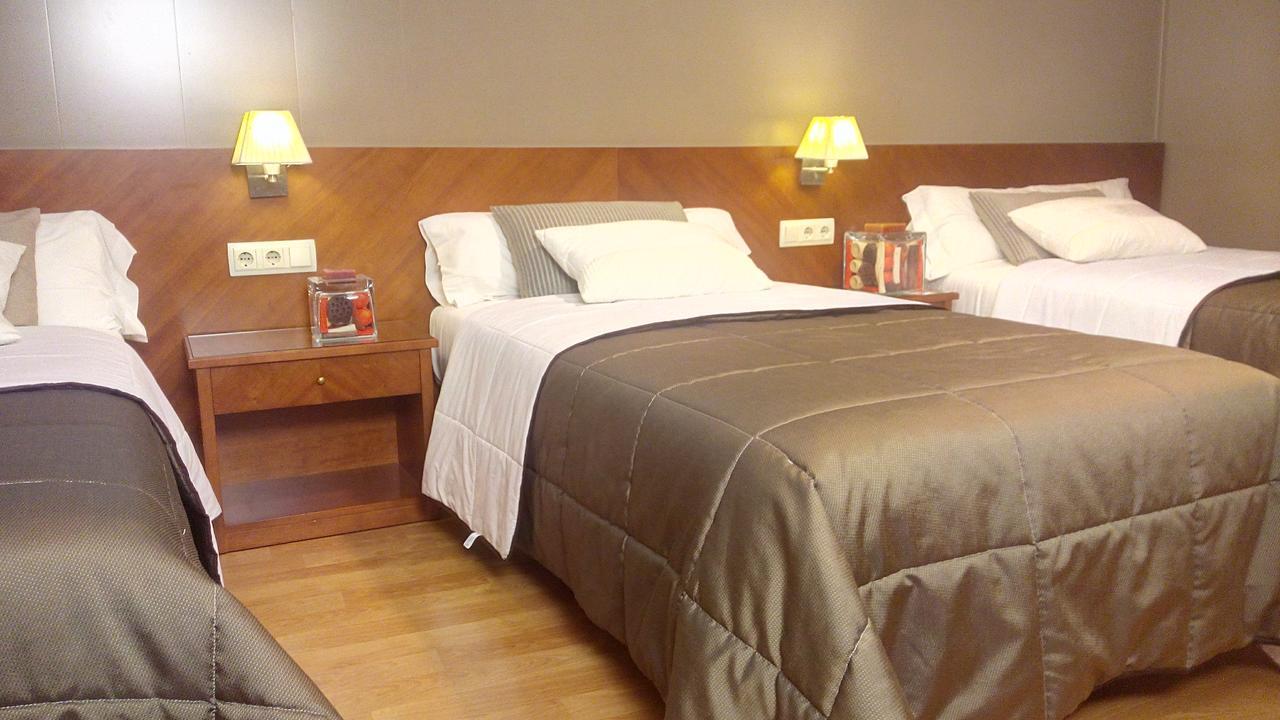 Hotel Avenida Requena Dış mekan fotoğraf