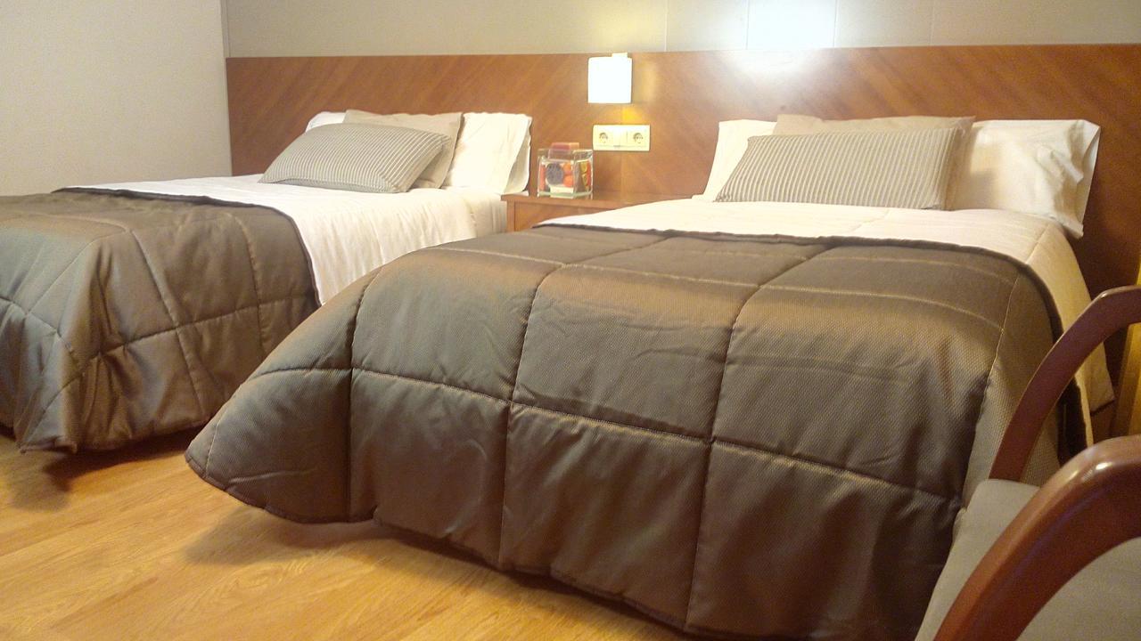 Hotel Avenida Requena Dış mekan fotoğraf
