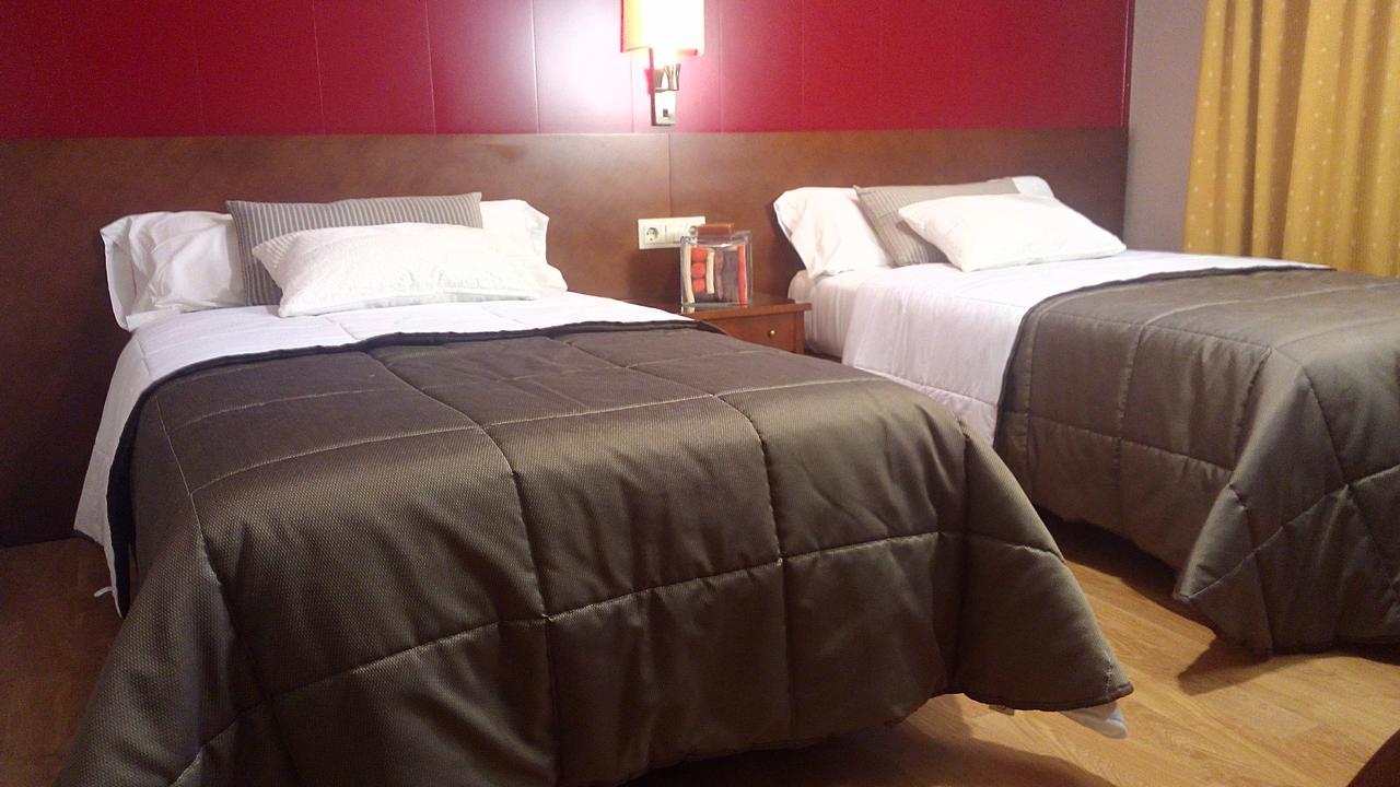 Hotel Avenida Requena Dış mekan fotoğraf