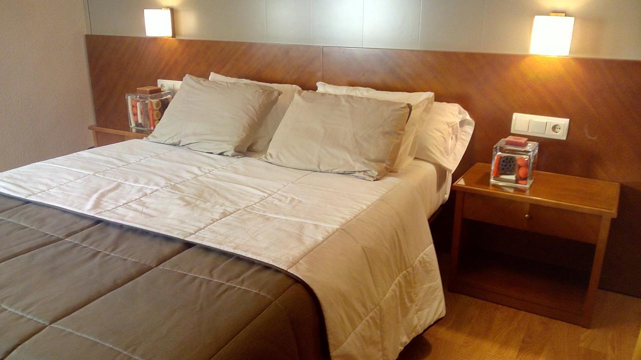 Hotel Avenida Requena Dış mekan fotoğraf